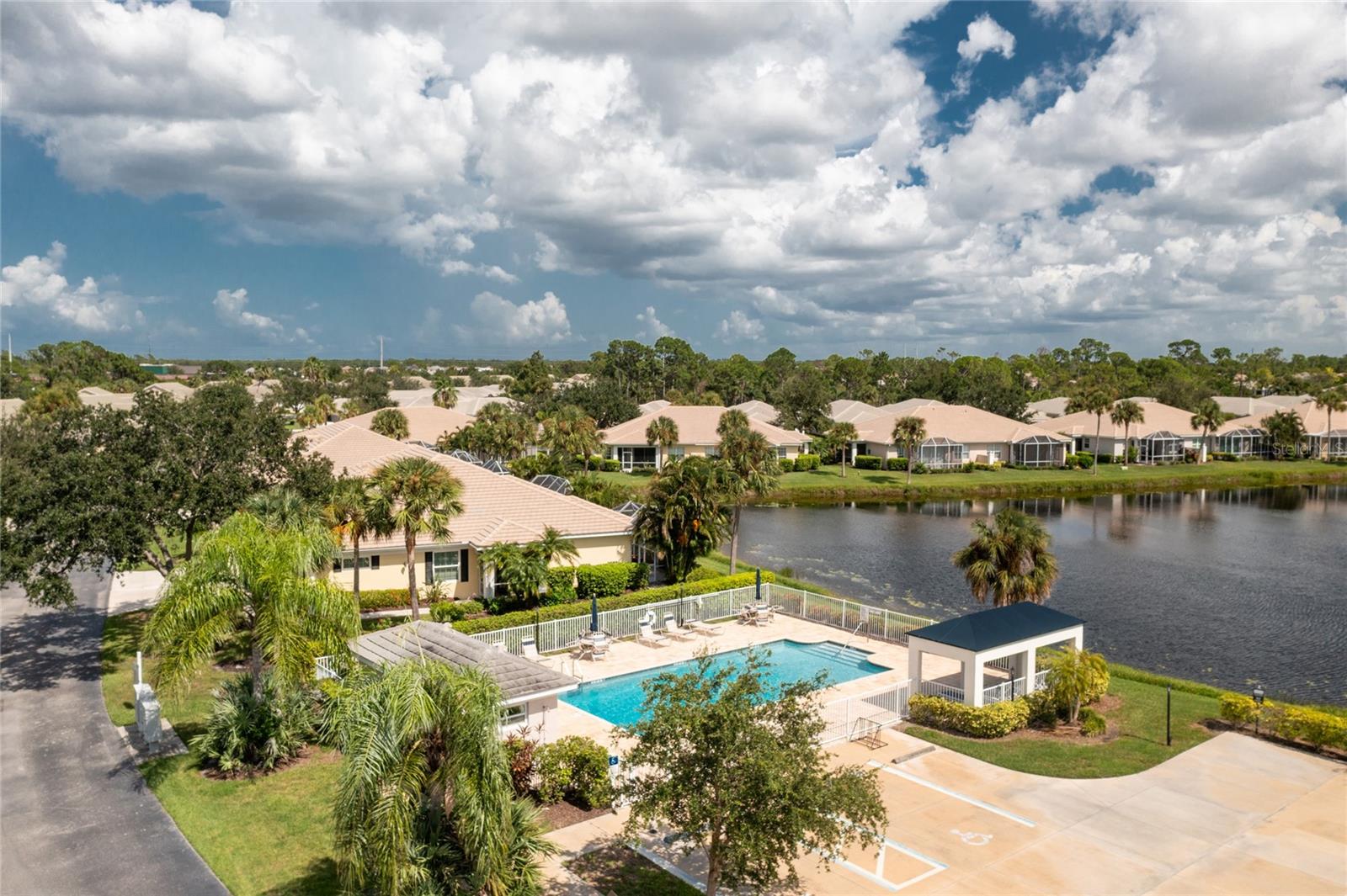 313 PEMBROKE LANE NORTH #195, VENICE, FL, 34293
