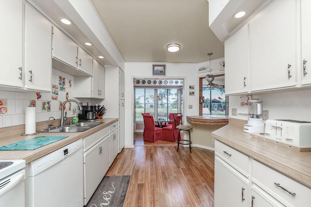 313 PEMBROKE LANE NORTH #195, VENICE, FL, 34293