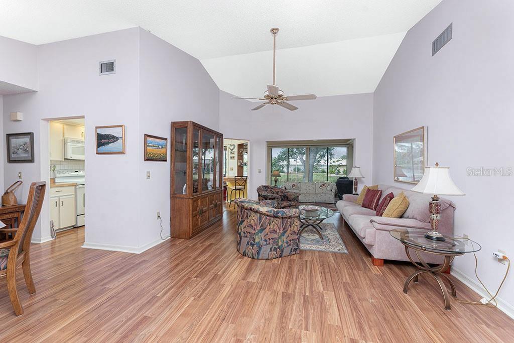 313 PEMBROKE LANE NORTH #195, VENICE, FL, 34293