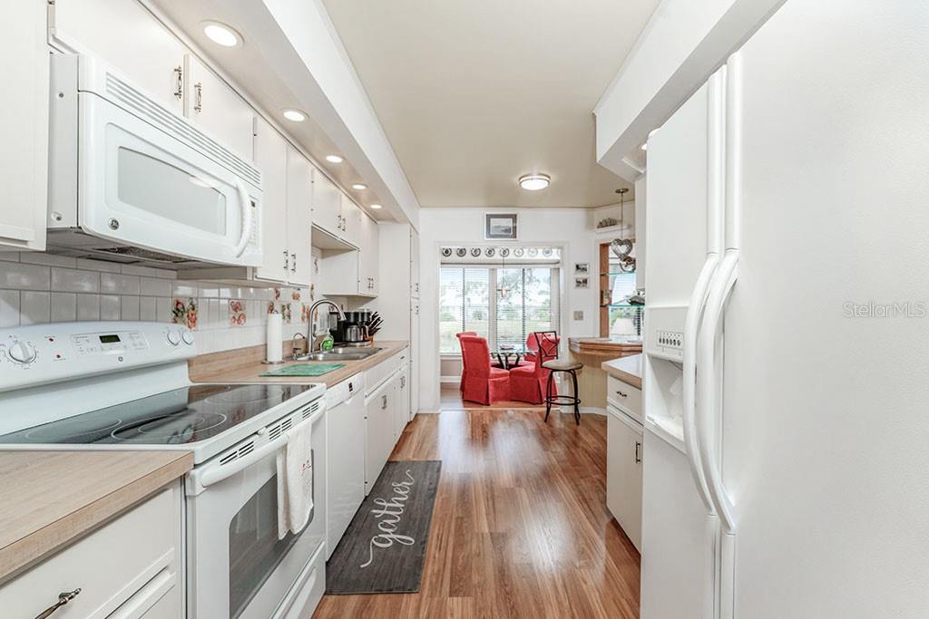 313 PEMBROKE LANE NORTH #195, VENICE, FL, 34293
