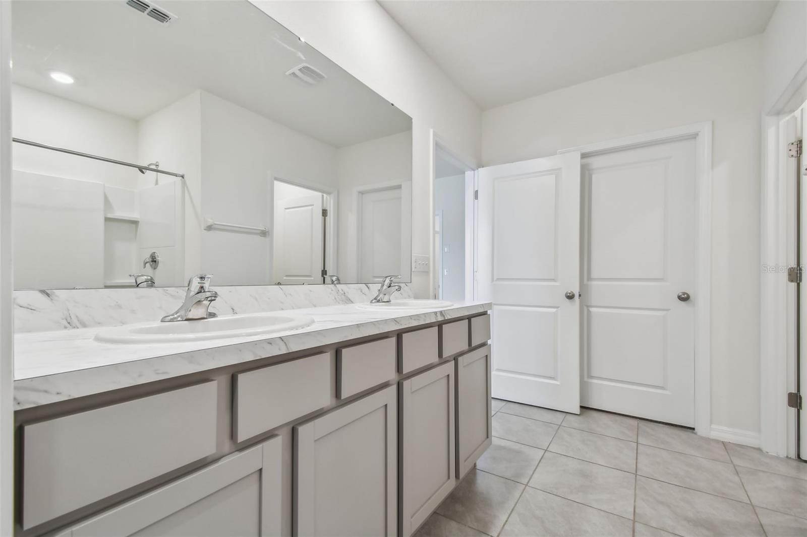 2418 MIZNER BAY AVE, BRADENTON, FL, 34208