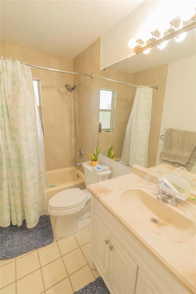 1204 CEDAR TREE LN, SEFFNER, FL, 33584