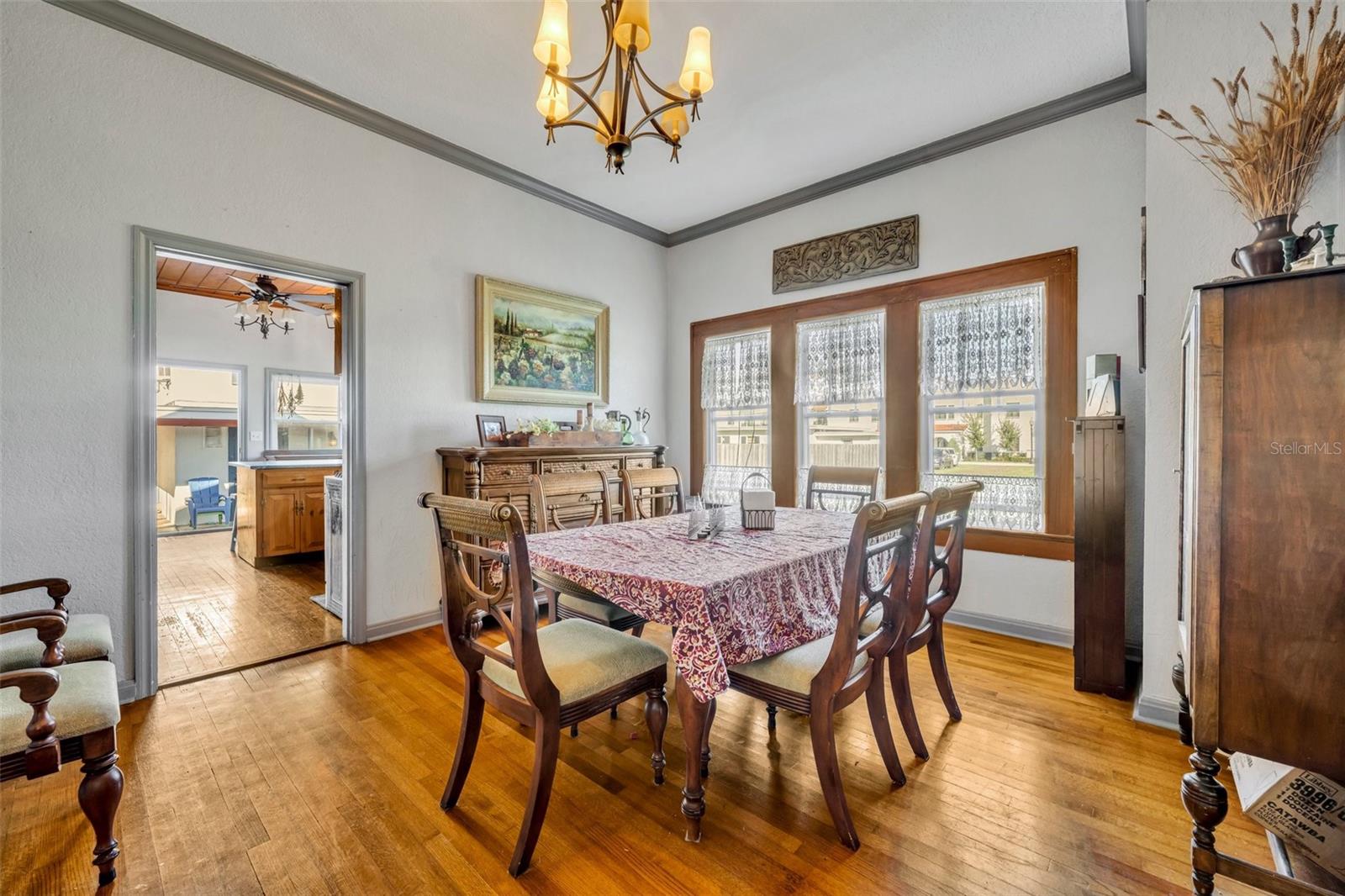 214 S WOODLAND ST, WINTER GARDEN, FL, 34787