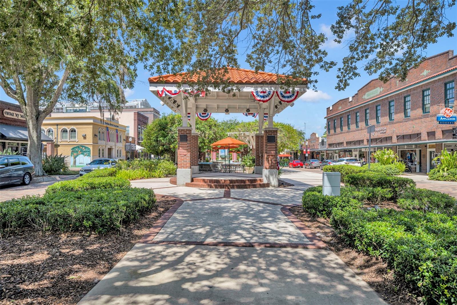 214 S WOODLAND ST, WINTER GARDEN, FL, 34787