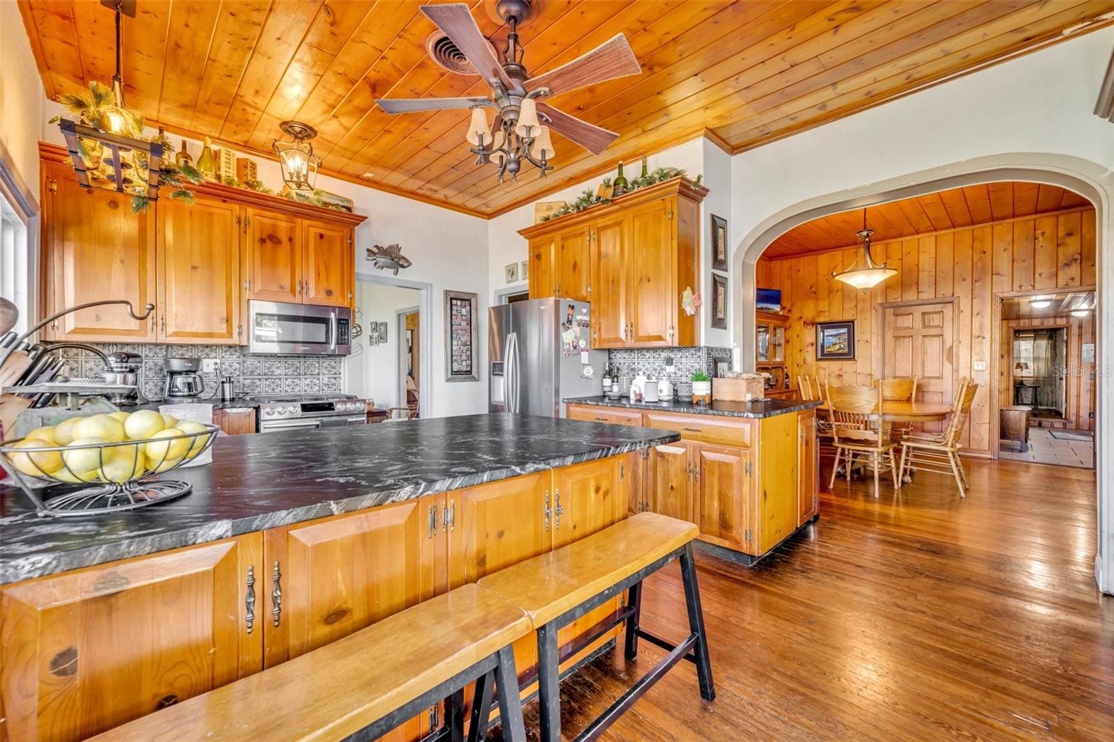 214 S WOODLAND ST, WINTER GARDEN, FL, 34787