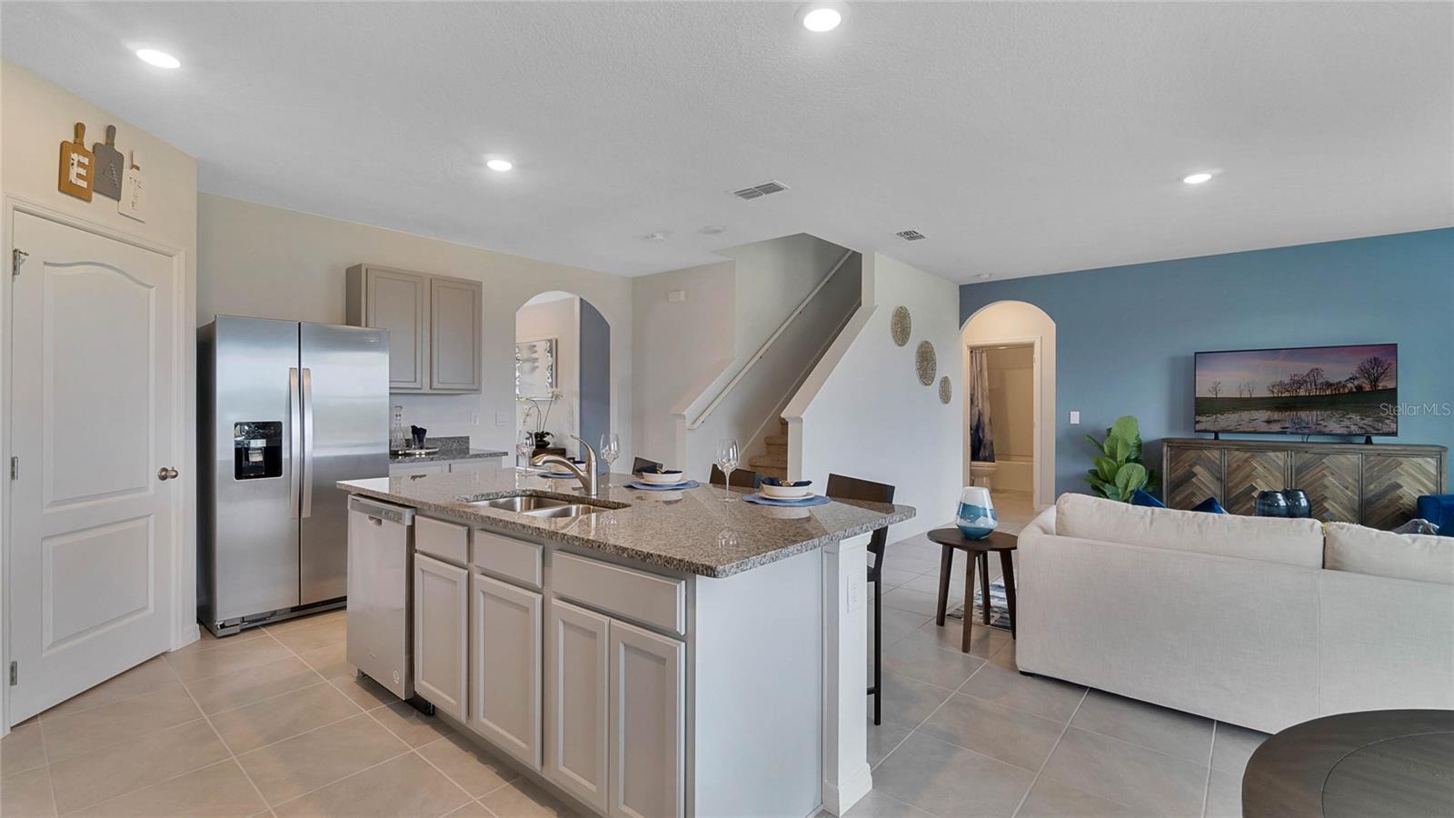 1241 LIMBALI ST, MOUNT DORA, FL, 32757