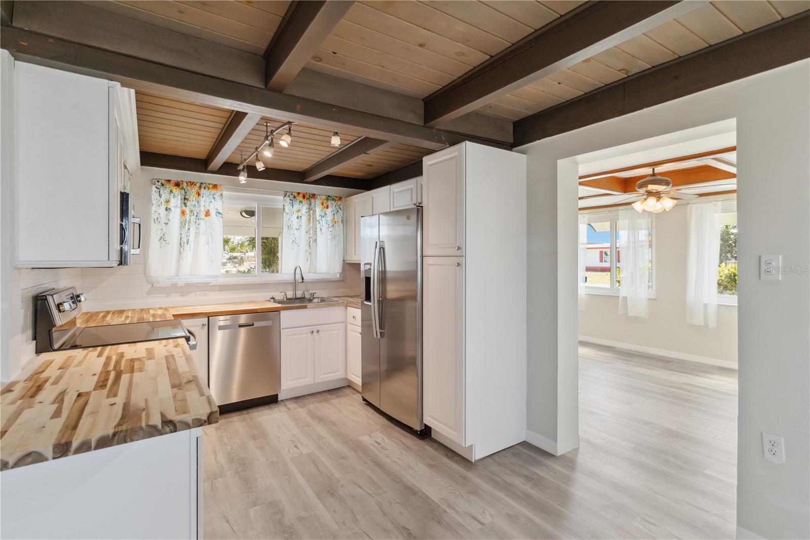1305 ROCKY CREEK LN, ENGLEWOOD, FL, 34224