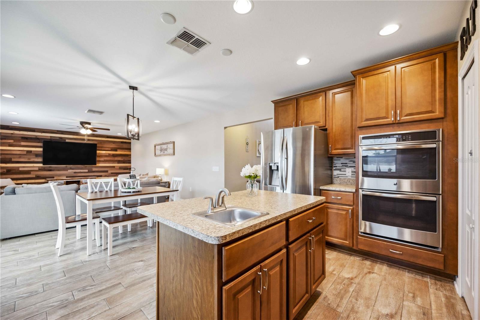 2084 LA PALMA AVE, PORT CHARLOTTE, FL, 33953