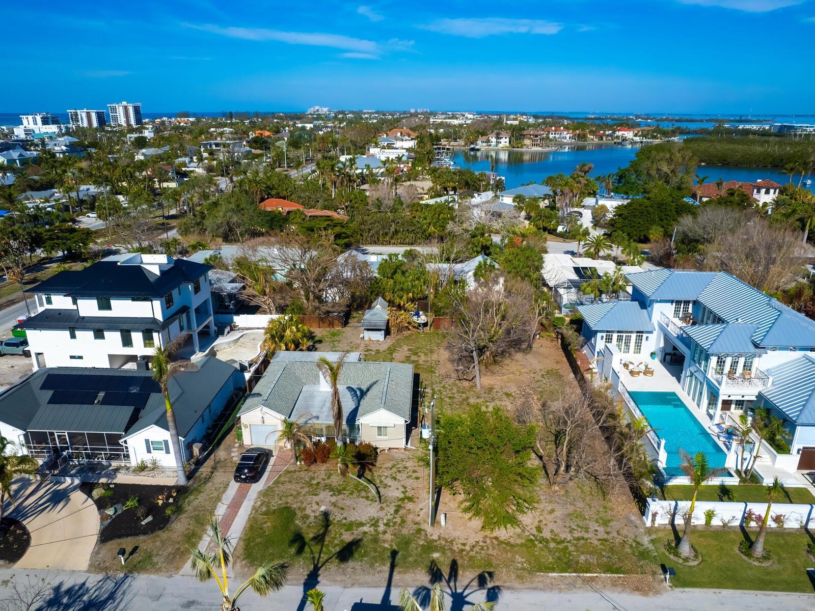 421 CLEVELAND DR, SARASOTA, FL, 34236
