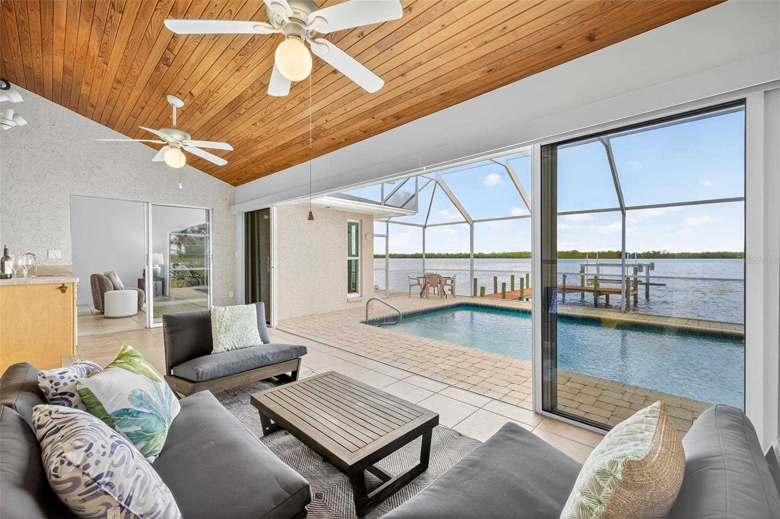 3220 PEACE RIVER DR, PUNTA GORDA, FL, 33983