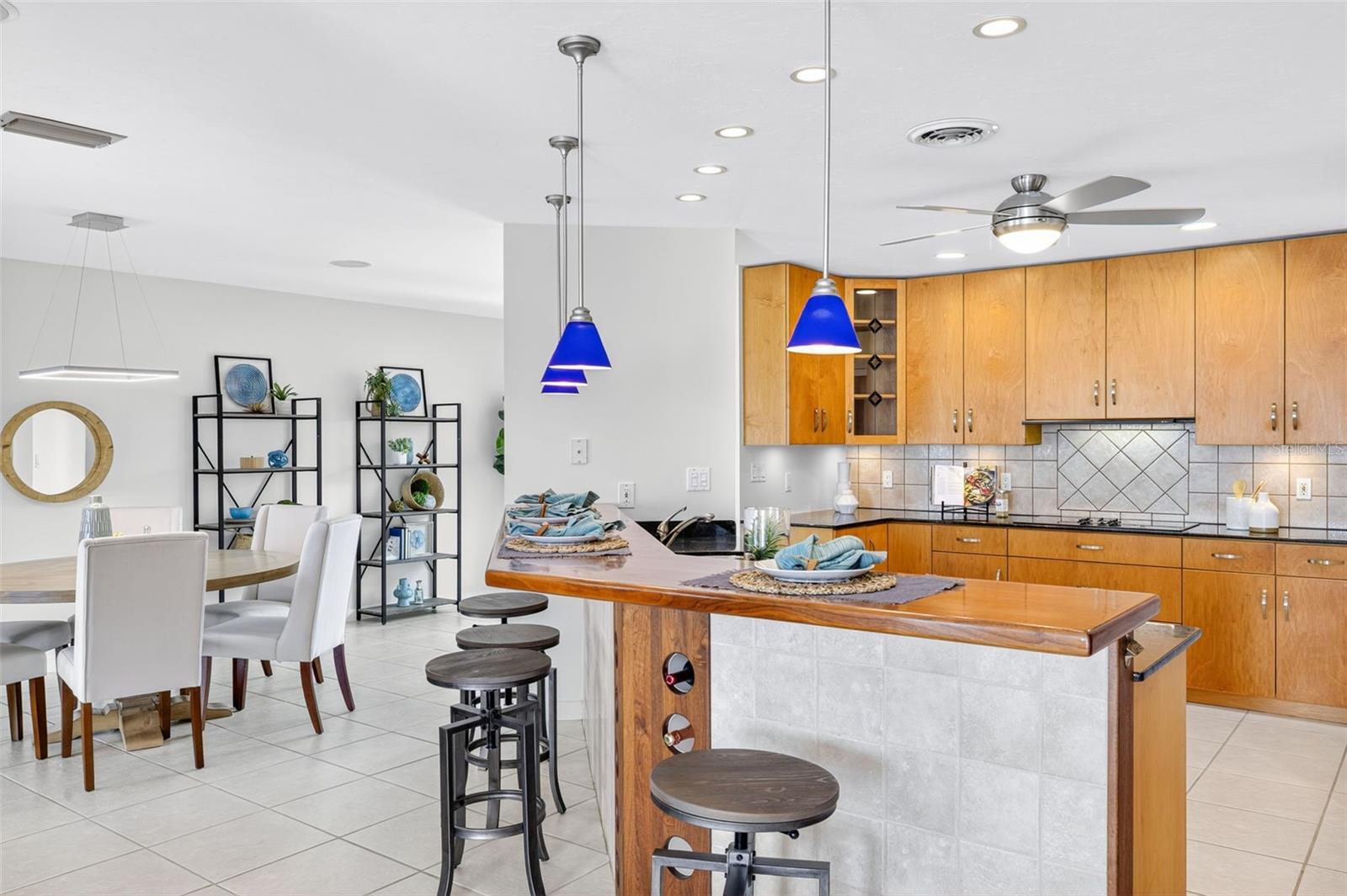 3220 PEACE RIVER DR, PUNTA GORDA, FL, 33983