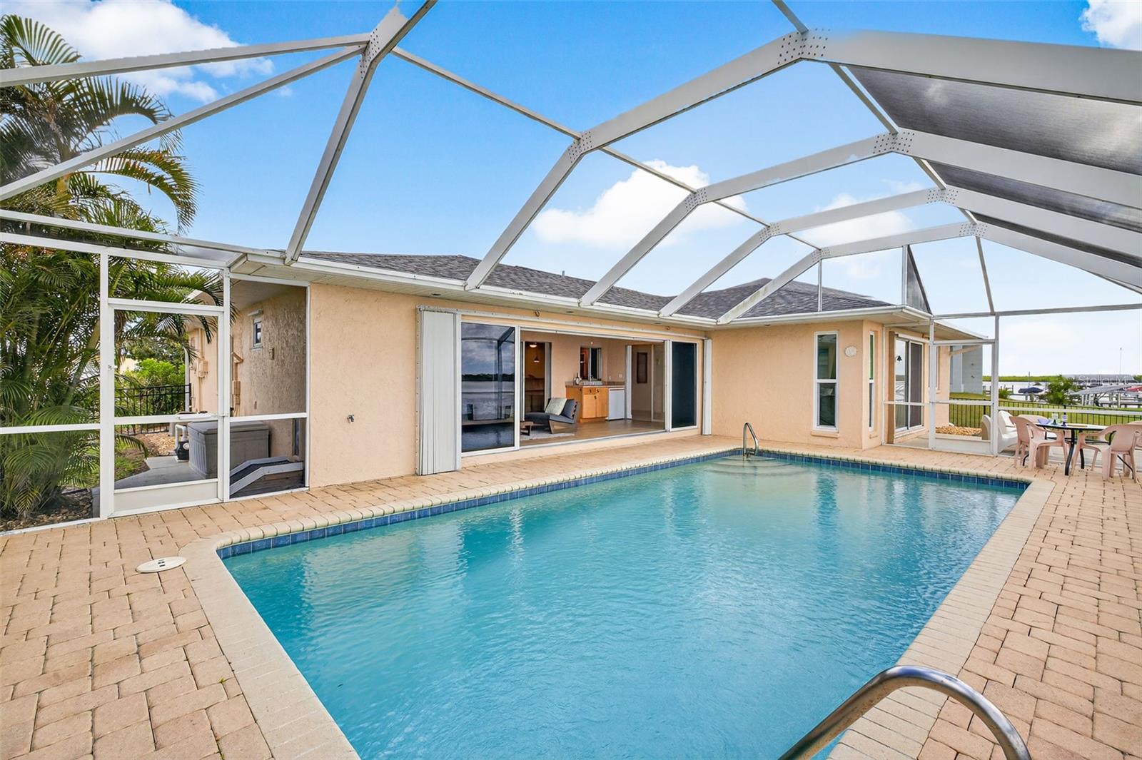 3220 PEACE RIVER DR, PUNTA GORDA, FL, 33983