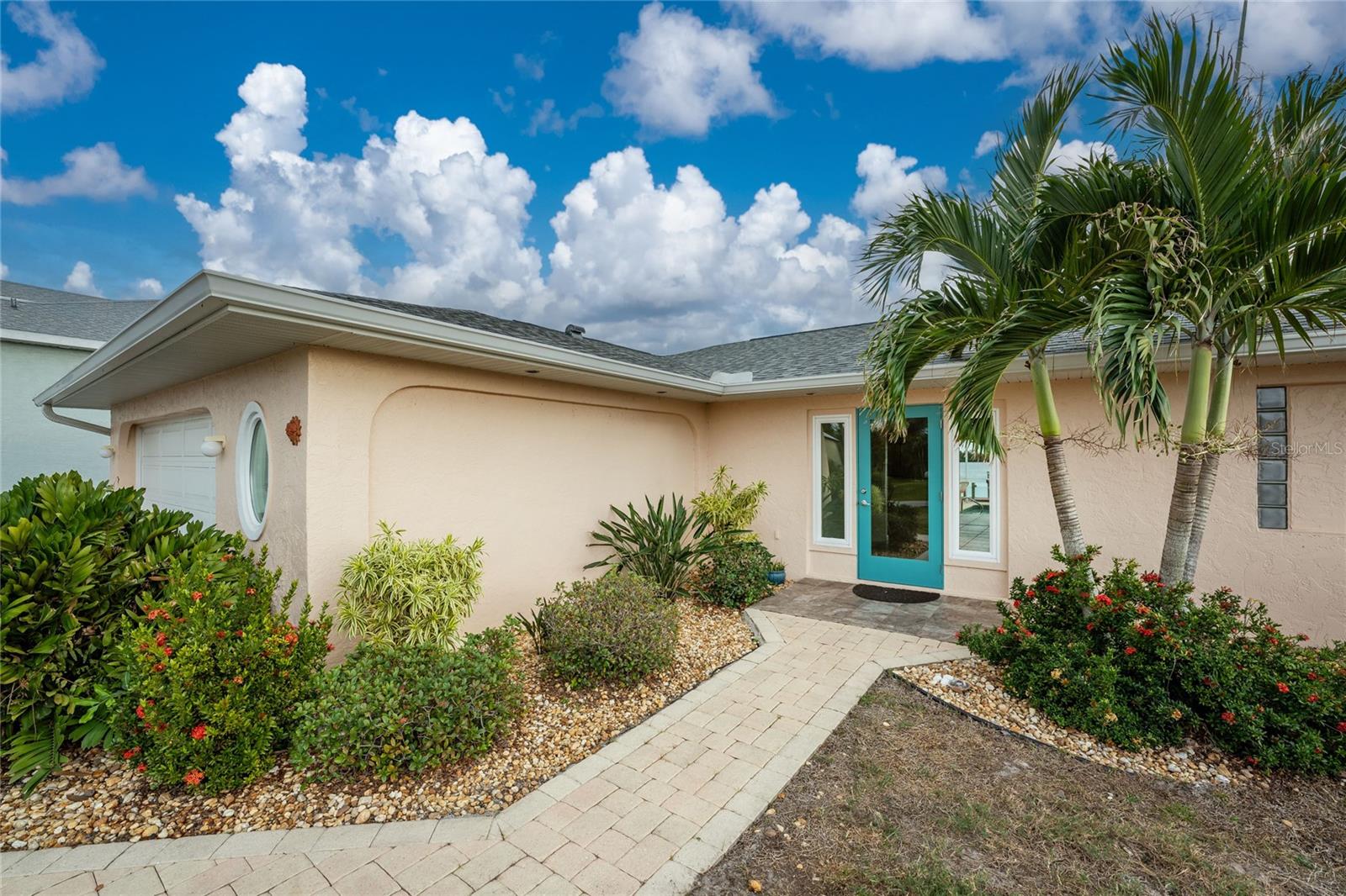 3220 PEACE RIVER DR, PUNTA GORDA, FL, 33983