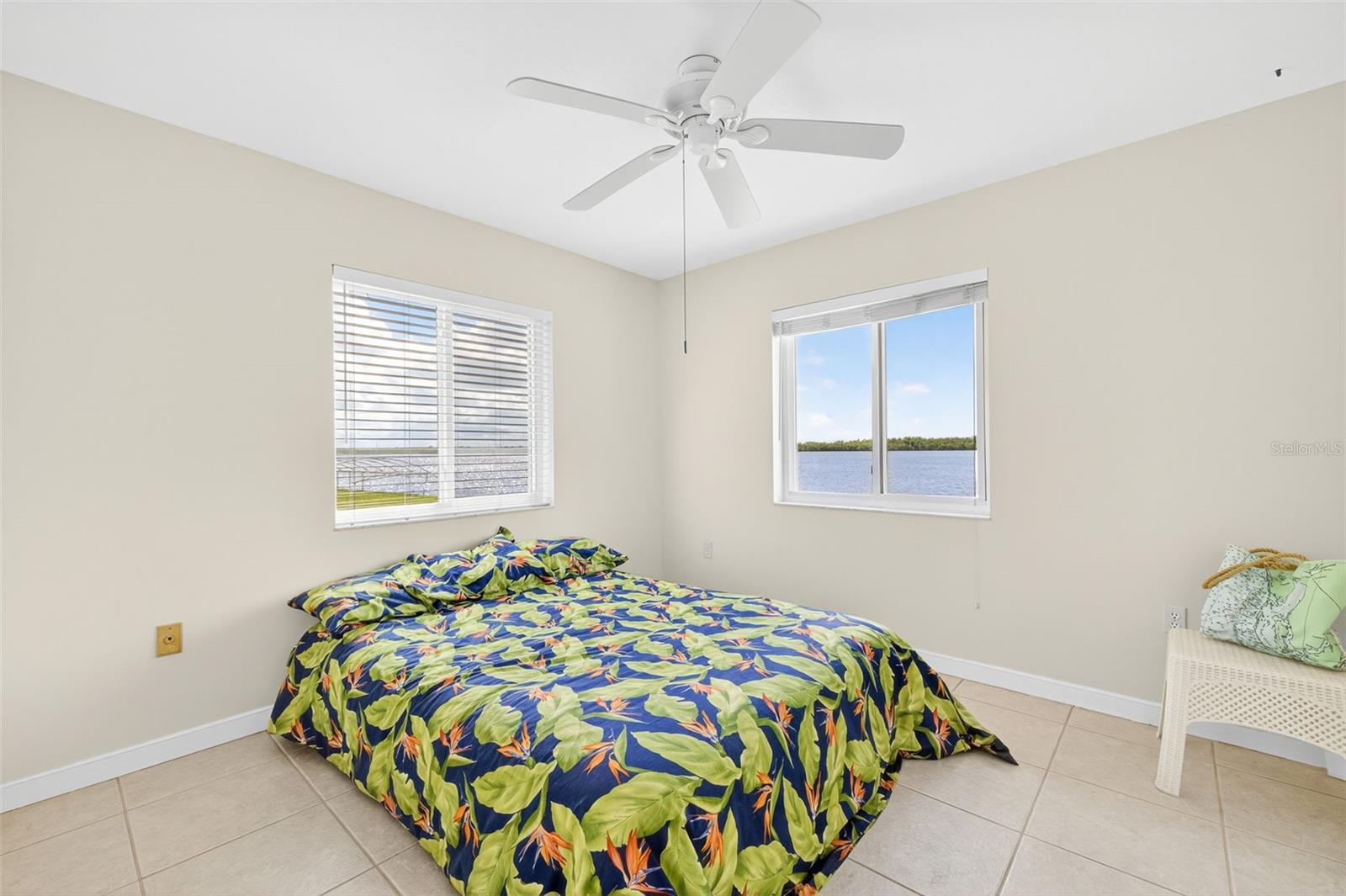 3220 PEACE RIVER DR, PUNTA GORDA, FL, 33983