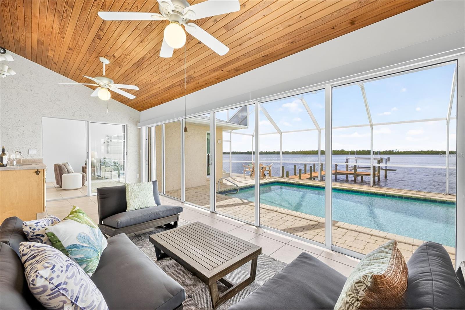 3220 PEACE RIVER DR, PUNTA GORDA, FL, 33983