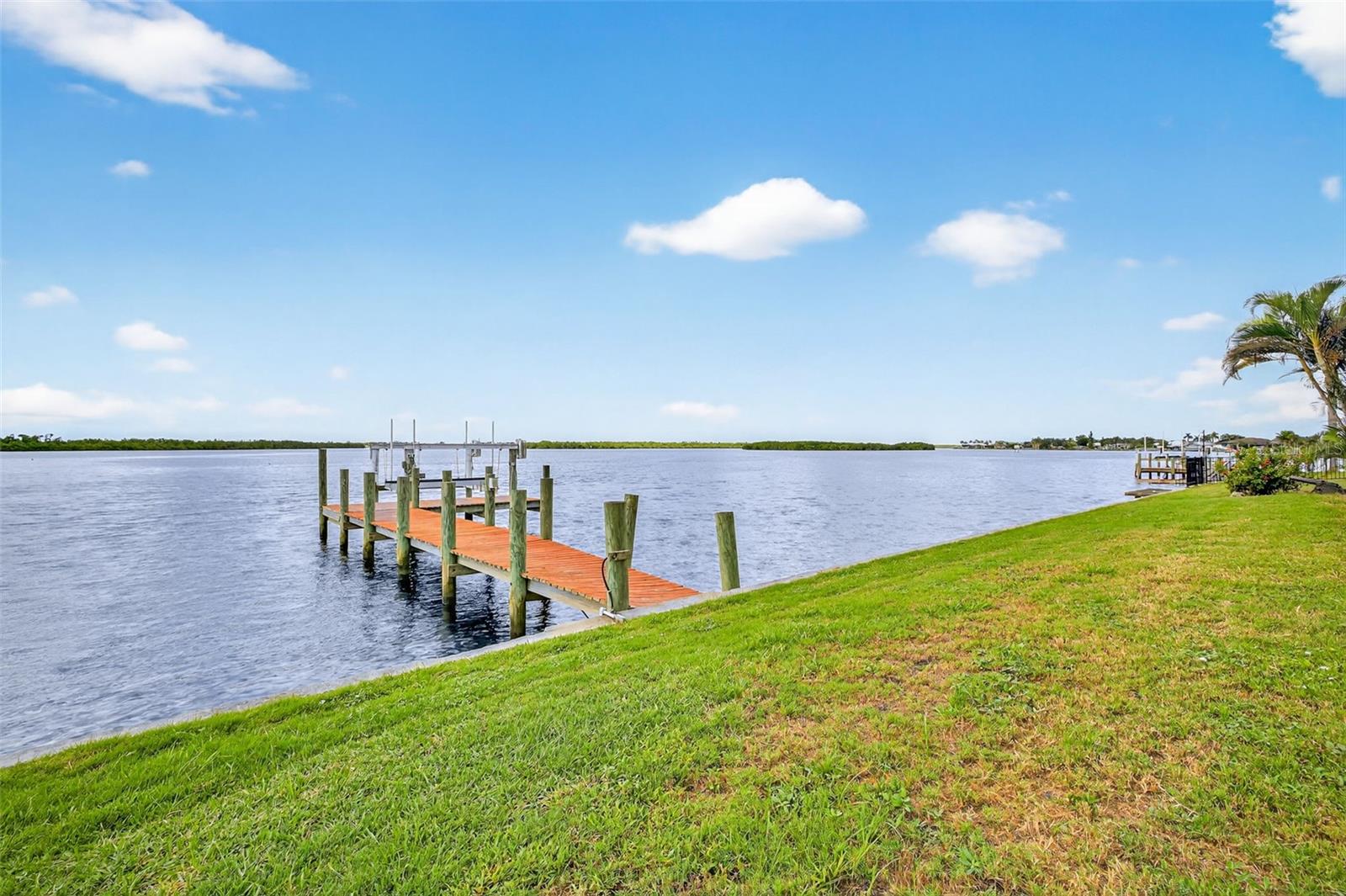 3220 PEACE RIVER DR, PUNTA GORDA, FL, 33983