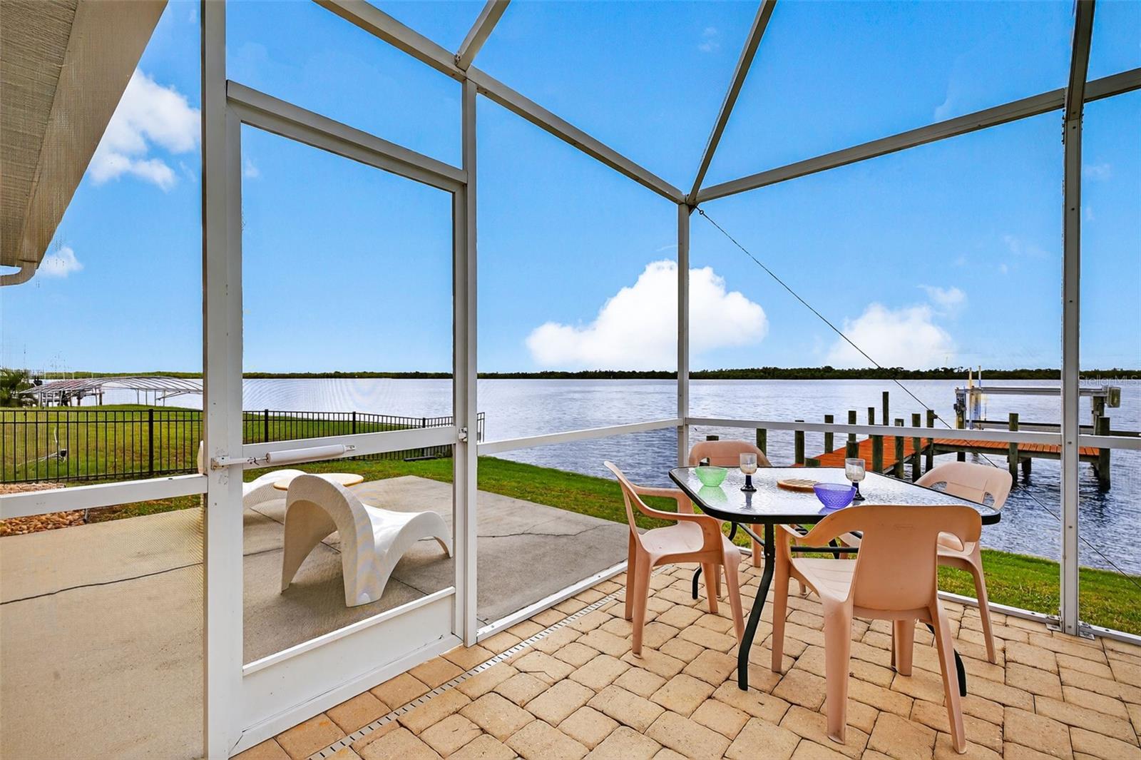 3220 PEACE RIVER DR, PUNTA GORDA, FL, 33983