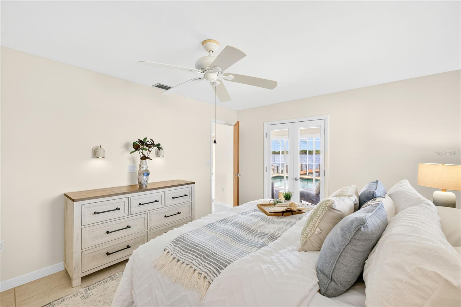 3220 PEACE RIVER DR, PUNTA GORDA, FL, 33983