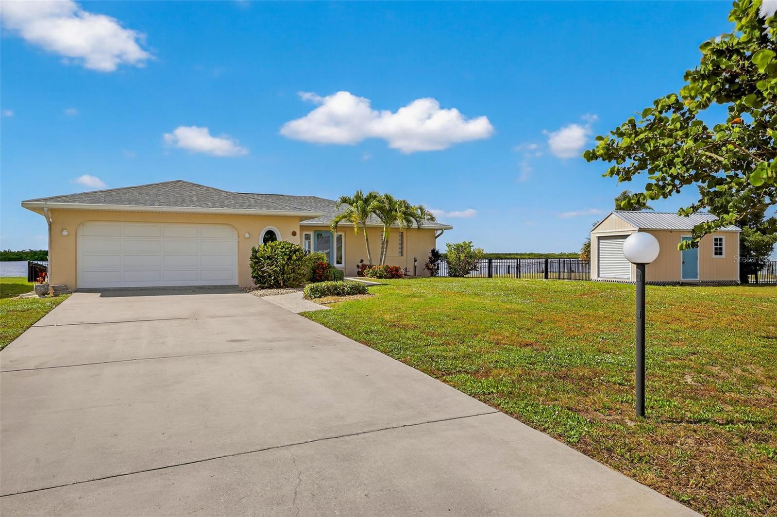 3220 PEACE RIVER DR, PUNTA GORDA, FL, 33983