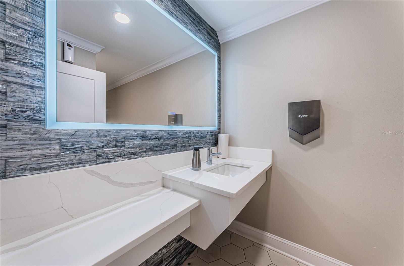 1390 GULF BLVD #PH-1, CLEARWATER BEACH, FL, 33767