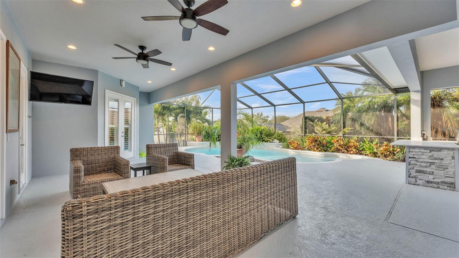 650 CRESCENT HILLS DR, LAKELAND, FL, 33813