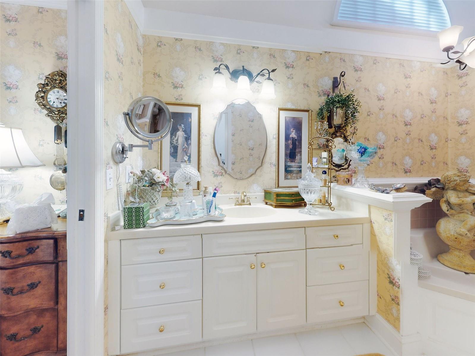 704 BARRINGTON CIR, WINTER SPRINGS, FL, 32708