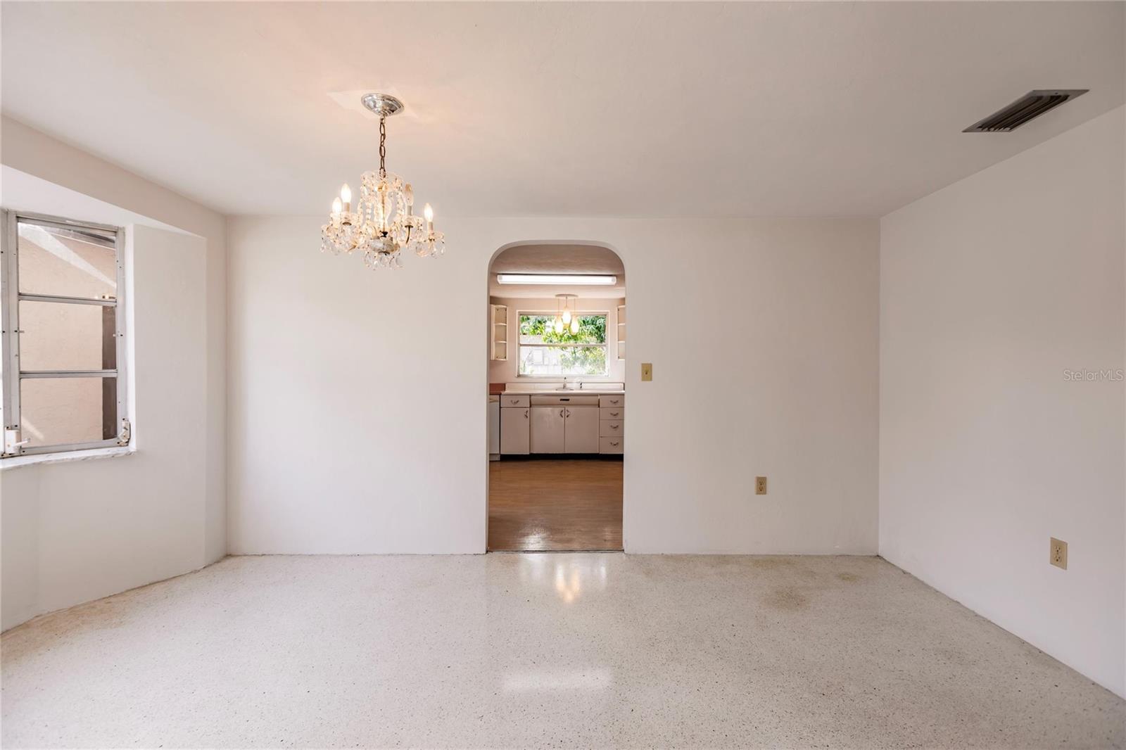 515 W OLYMPIA AVE, PUNTA GORDA, FL, 33950
