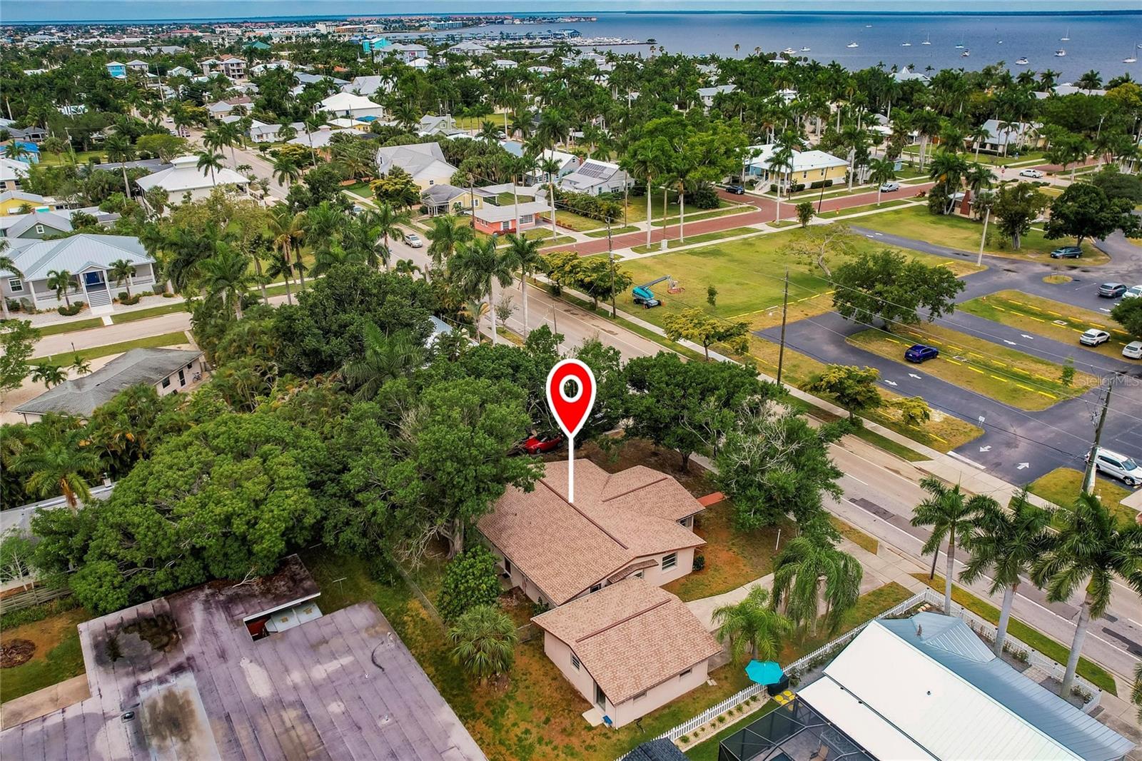 515 W OLYMPIA AVE, PUNTA GORDA, FL, 33950