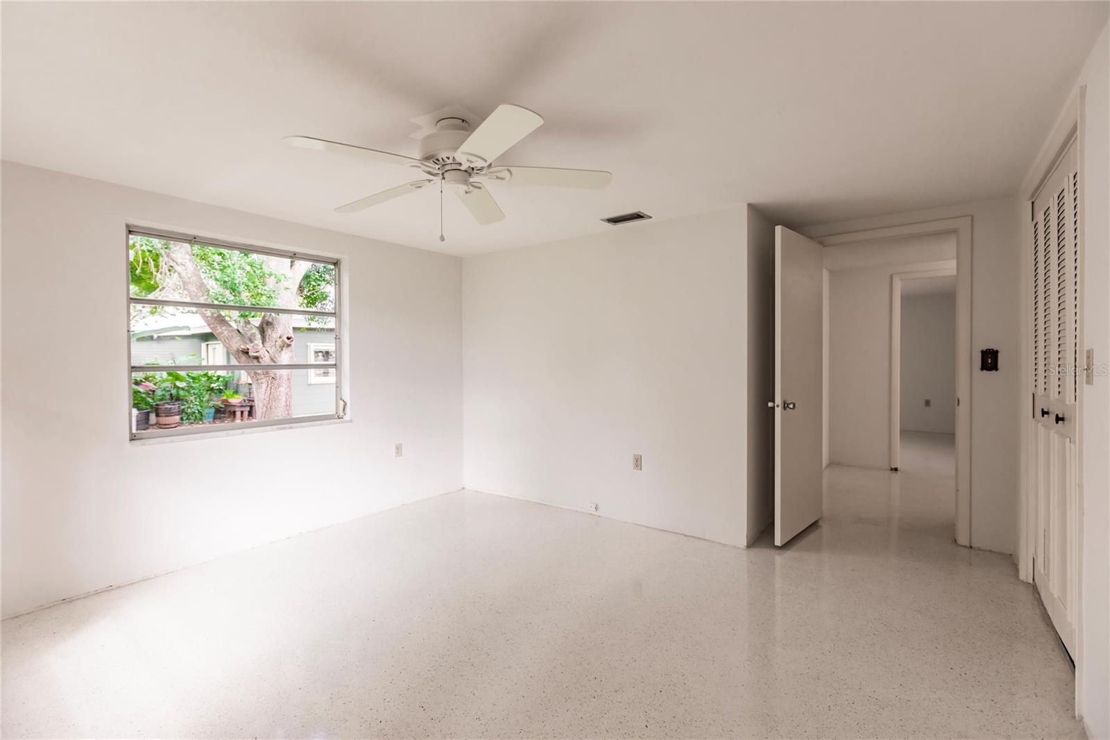 515 W OLYMPIA AVE, PUNTA GORDA, FL, 33950