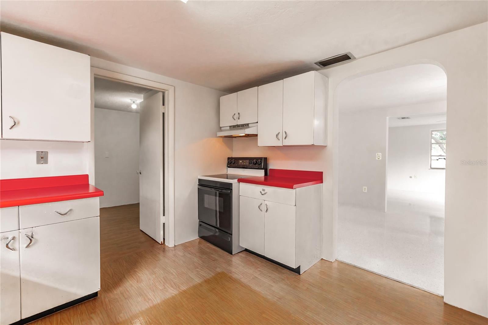 515 W OLYMPIA AVE, PUNTA GORDA, FL, 33950