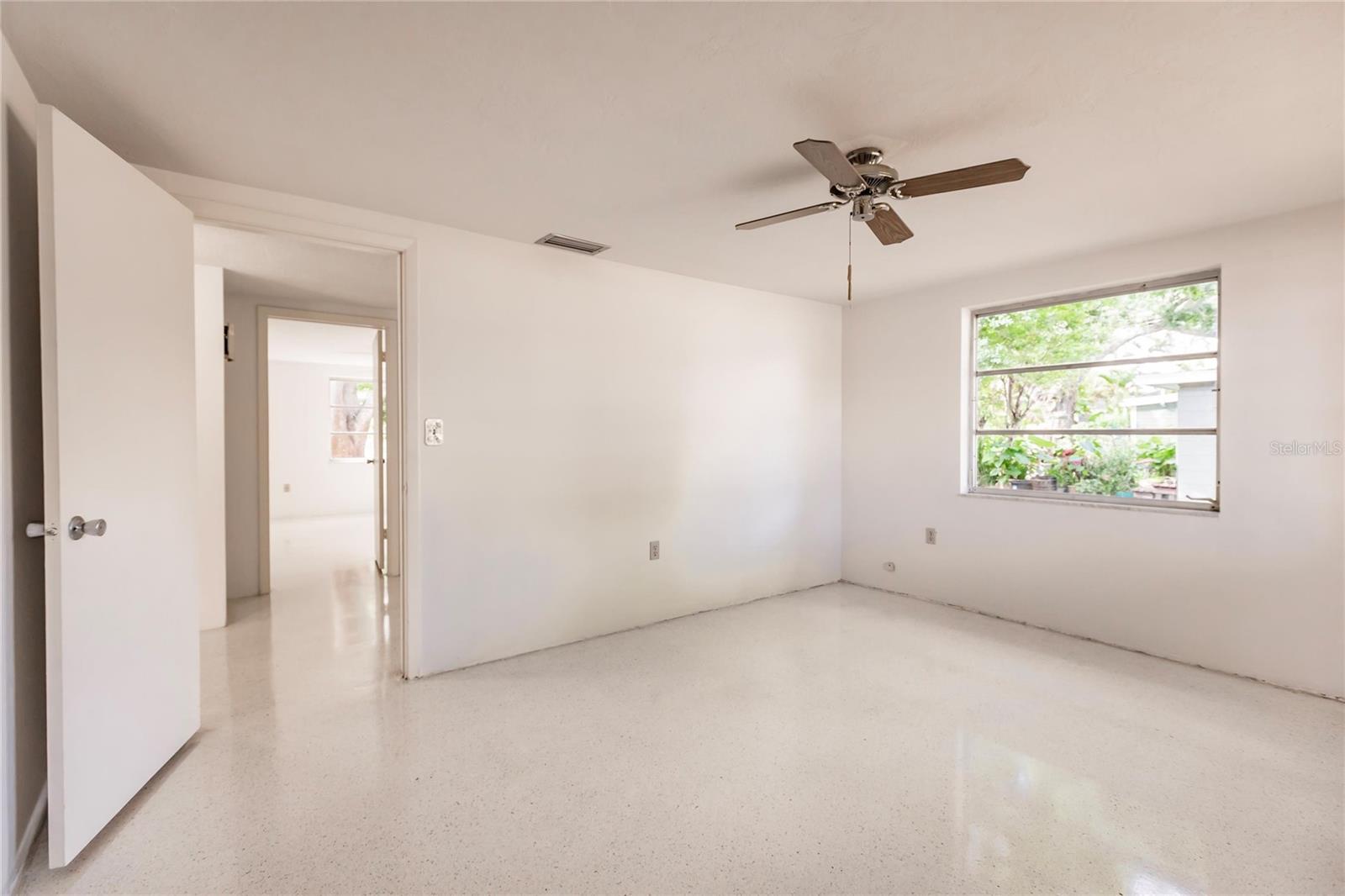 515 W OLYMPIA AVE, PUNTA GORDA, FL, 33950