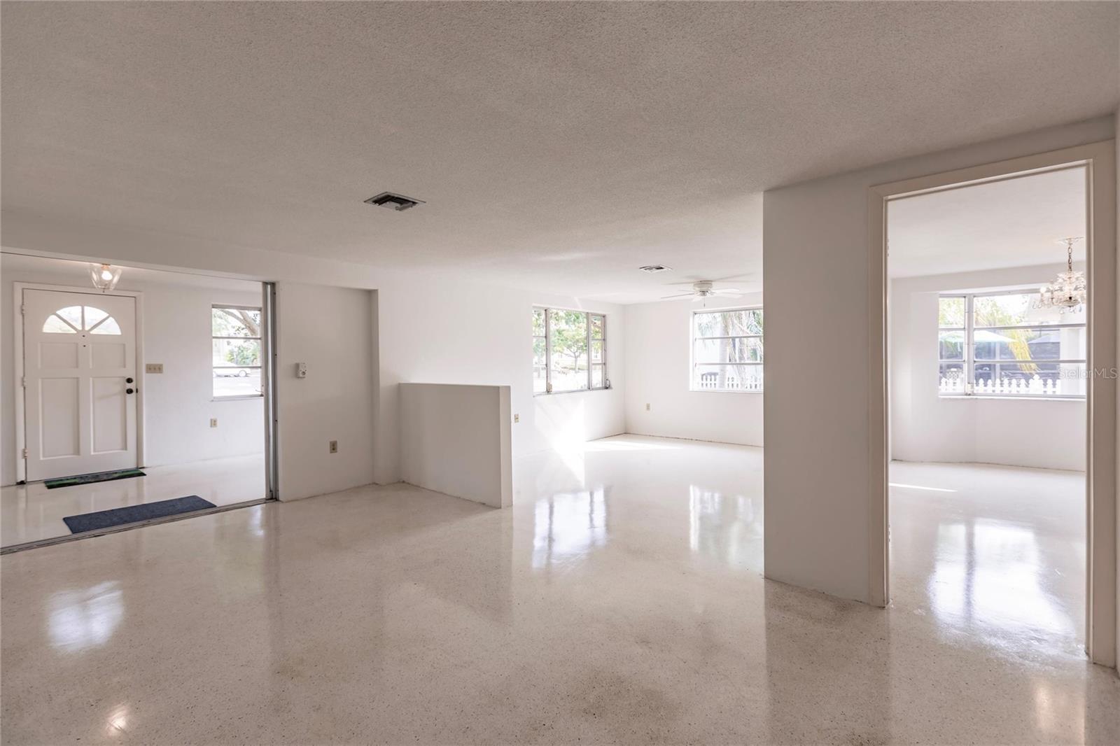 515 W OLYMPIA AVE, PUNTA GORDA, FL, 33950