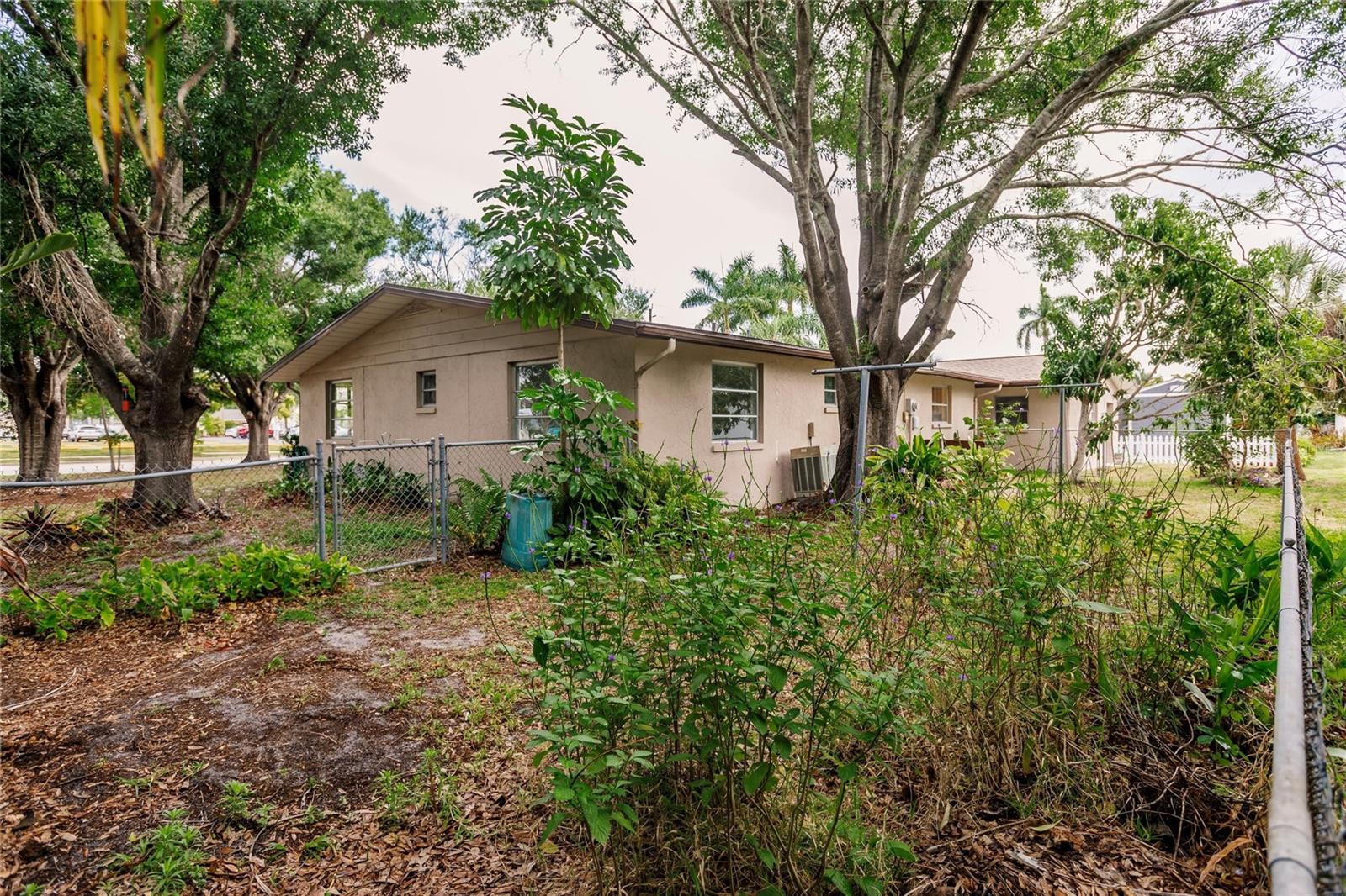 515 W OLYMPIA AVE, PUNTA GORDA, FL, 33950