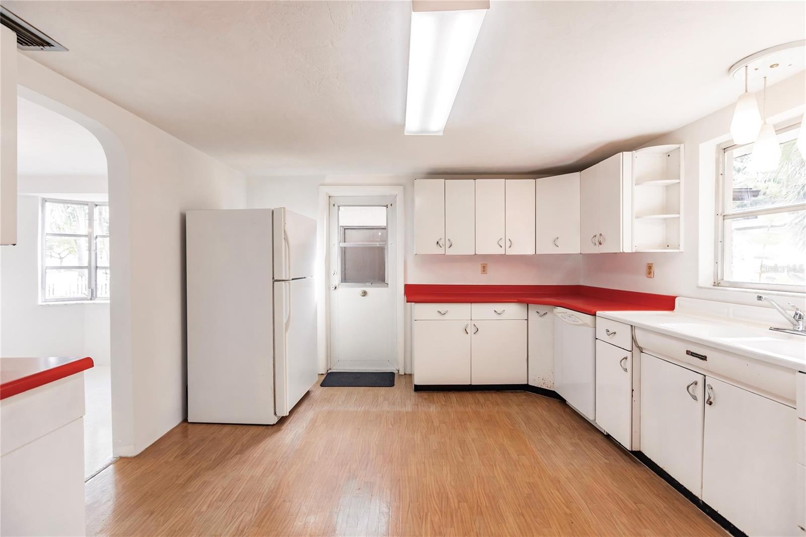 515 W OLYMPIA AVE, PUNTA GORDA, FL, 33950