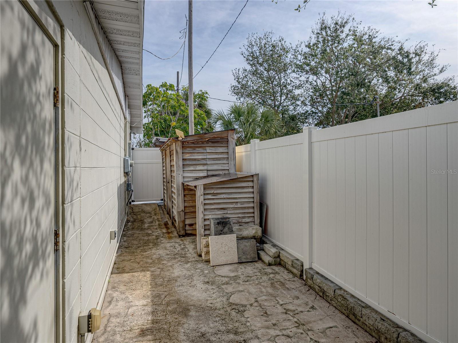 4608 S SHAMROCK RD, TAMPA, FL, 33611