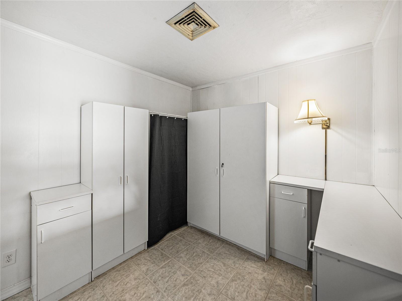 4608 S SHAMROCK RD, TAMPA, FL, 33611