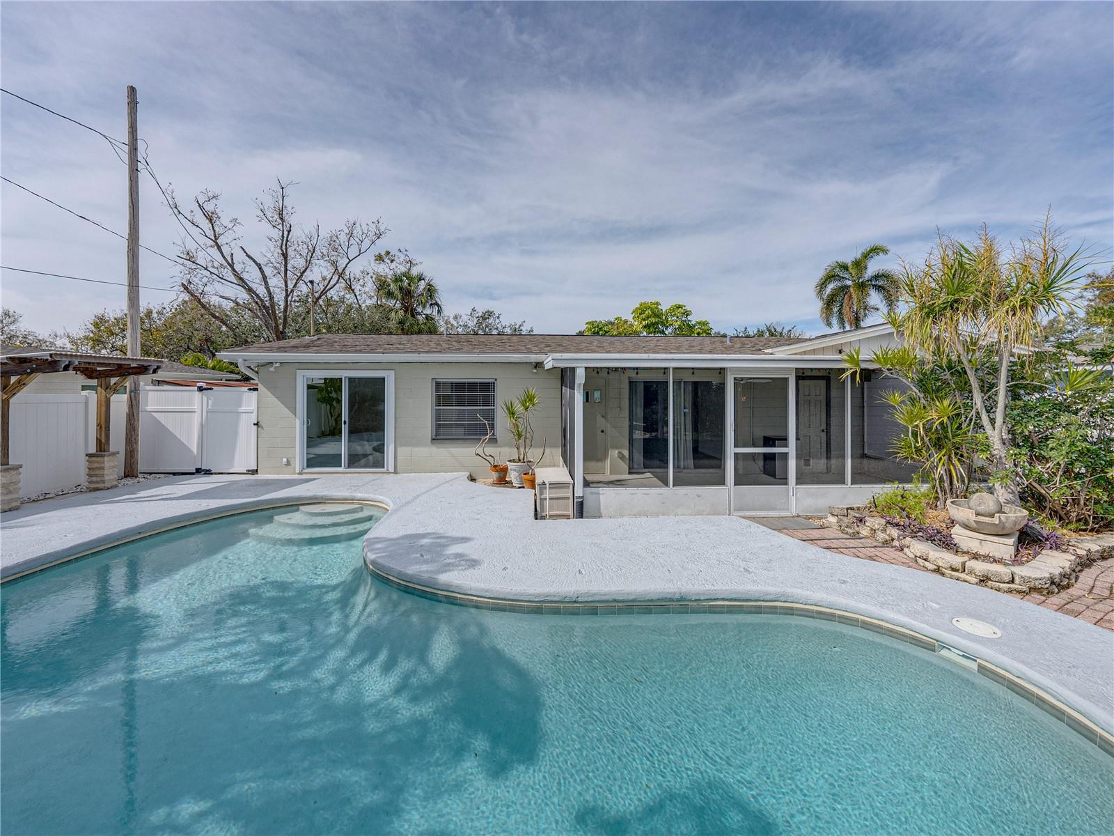4608 S SHAMROCK RD, TAMPA, FL, 33611