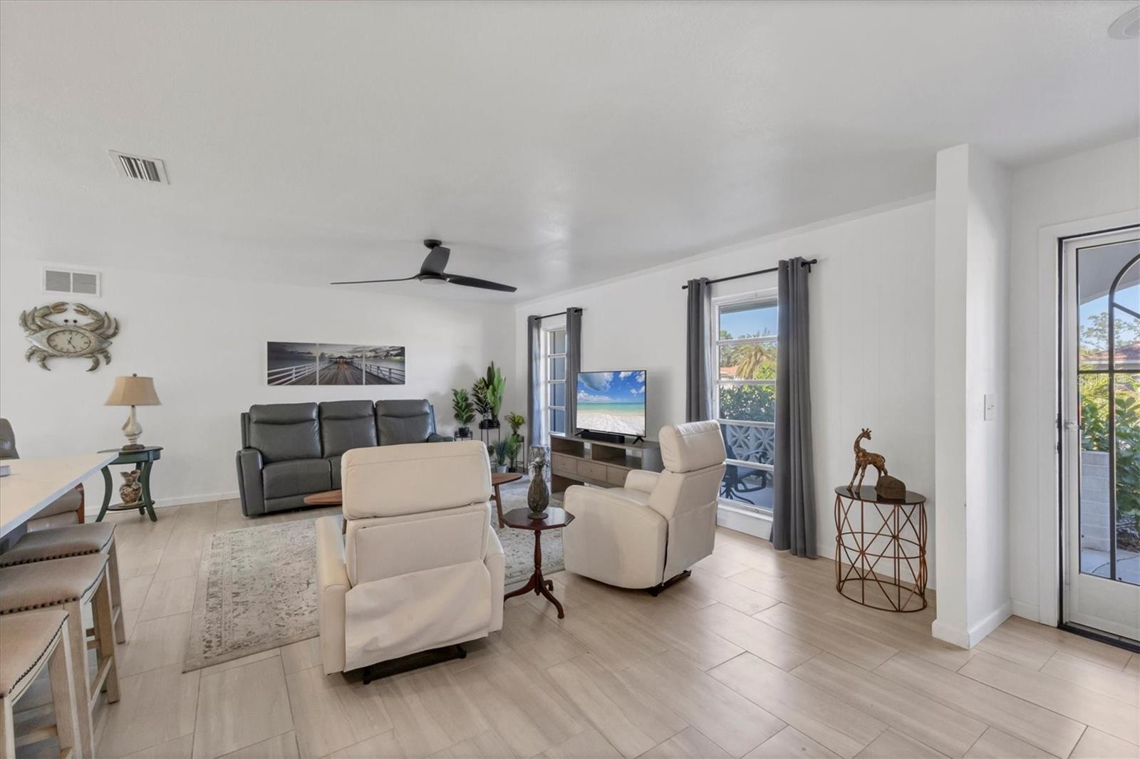 2410 CASS ST, SARASOTA, FL, 34231