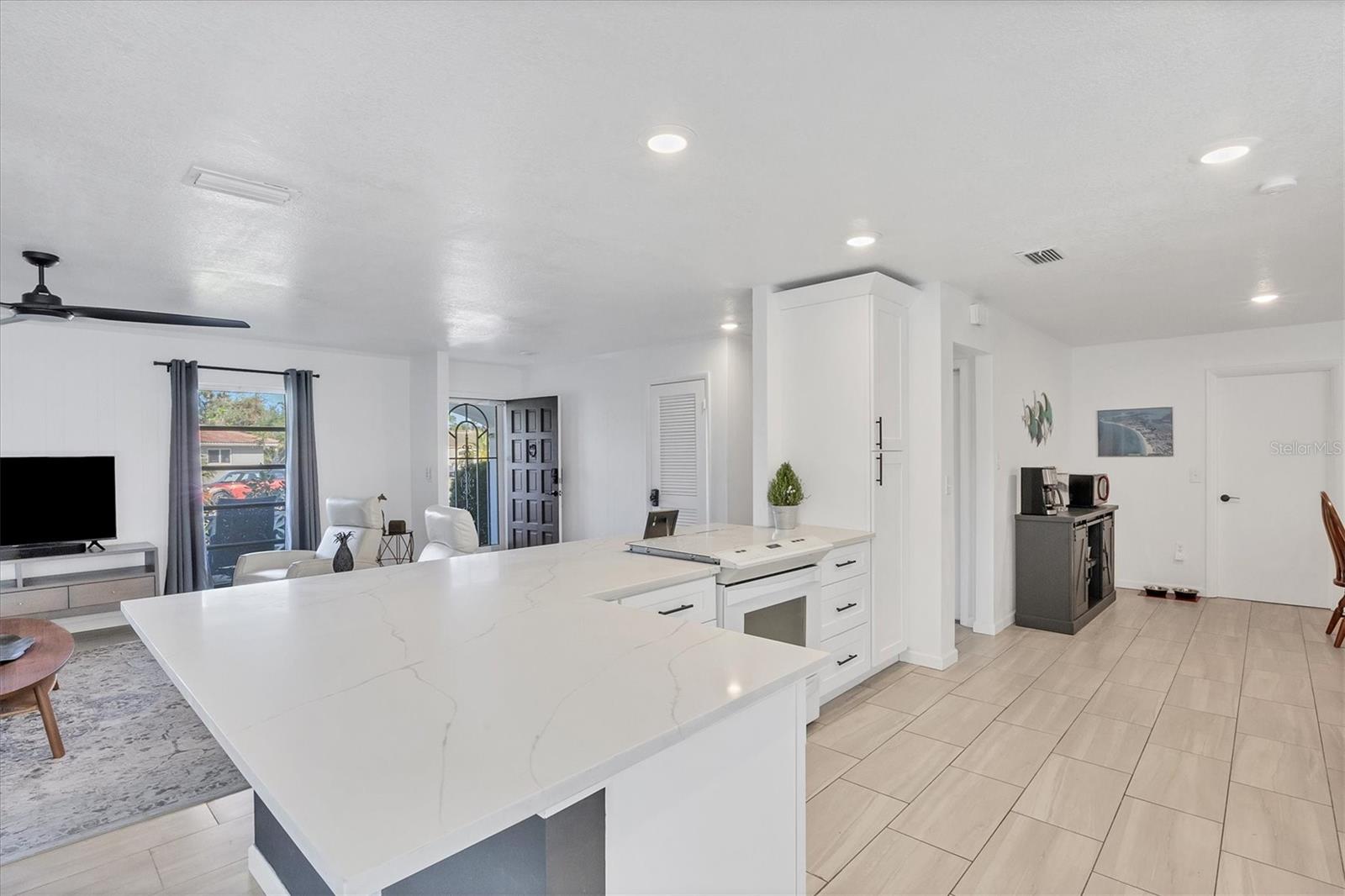 2410 CASS ST, SARASOTA, FL, 34231