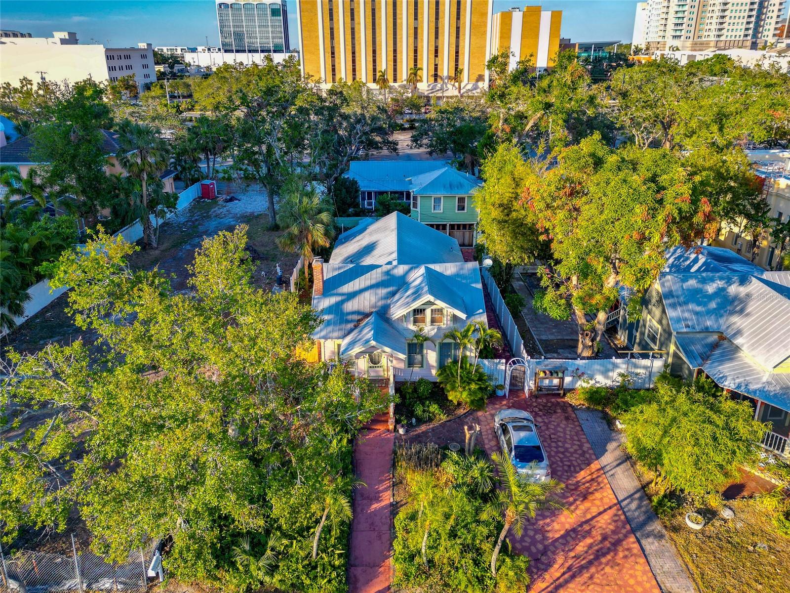 1667 LAUREL ST, SARASOTA, FL, 34236