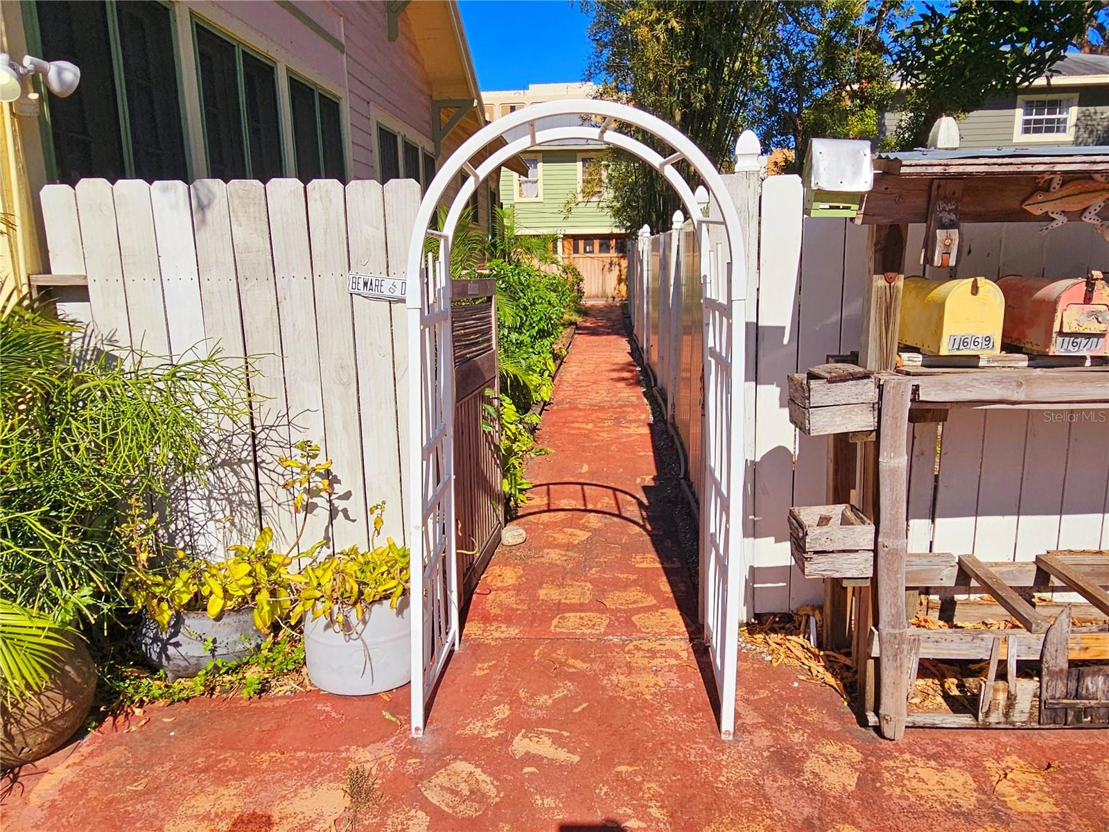 1667 LAUREL ST, SARASOTA, FL, 34236