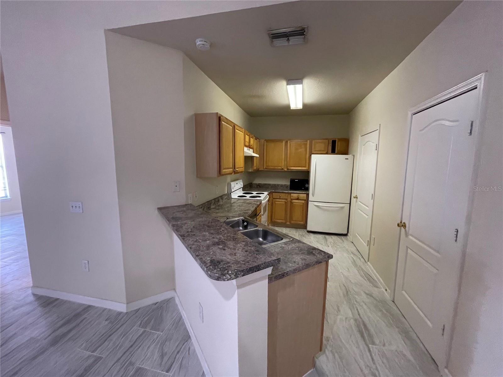 18108 VILLA CREEK DR #x, TAMPA, FL, 33647