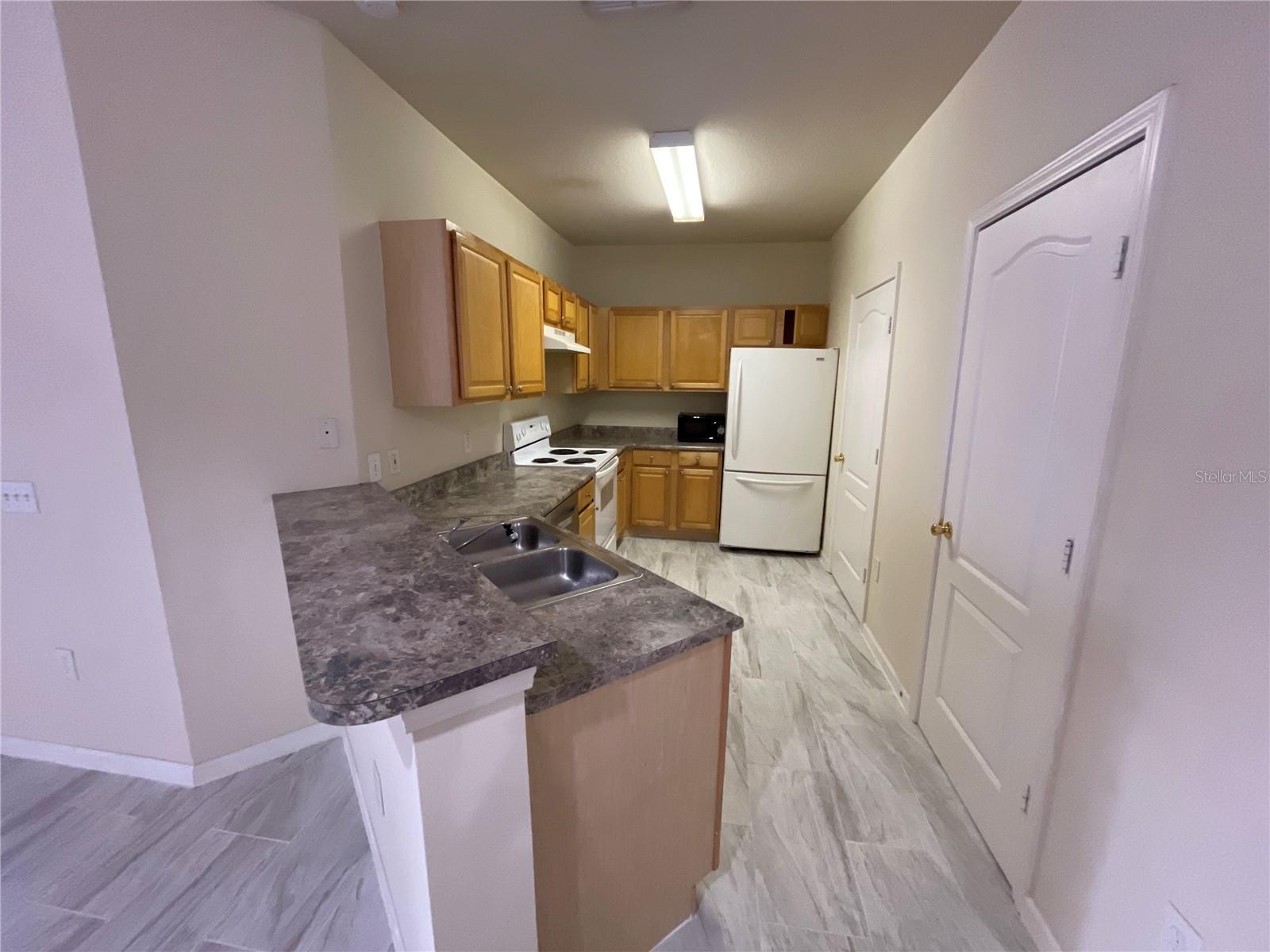 18108 VILLA CREEK DR #x, TAMPA, FL, 33647