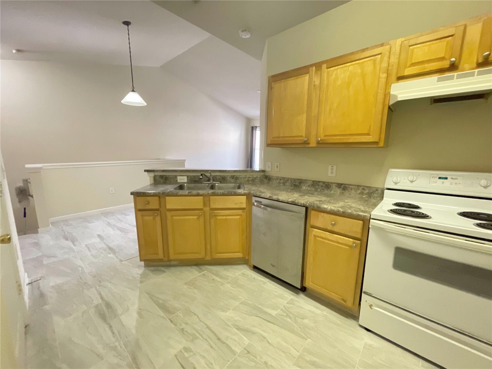 18108 VILLA CREEK DR #x, TAMPA, FL, 33647