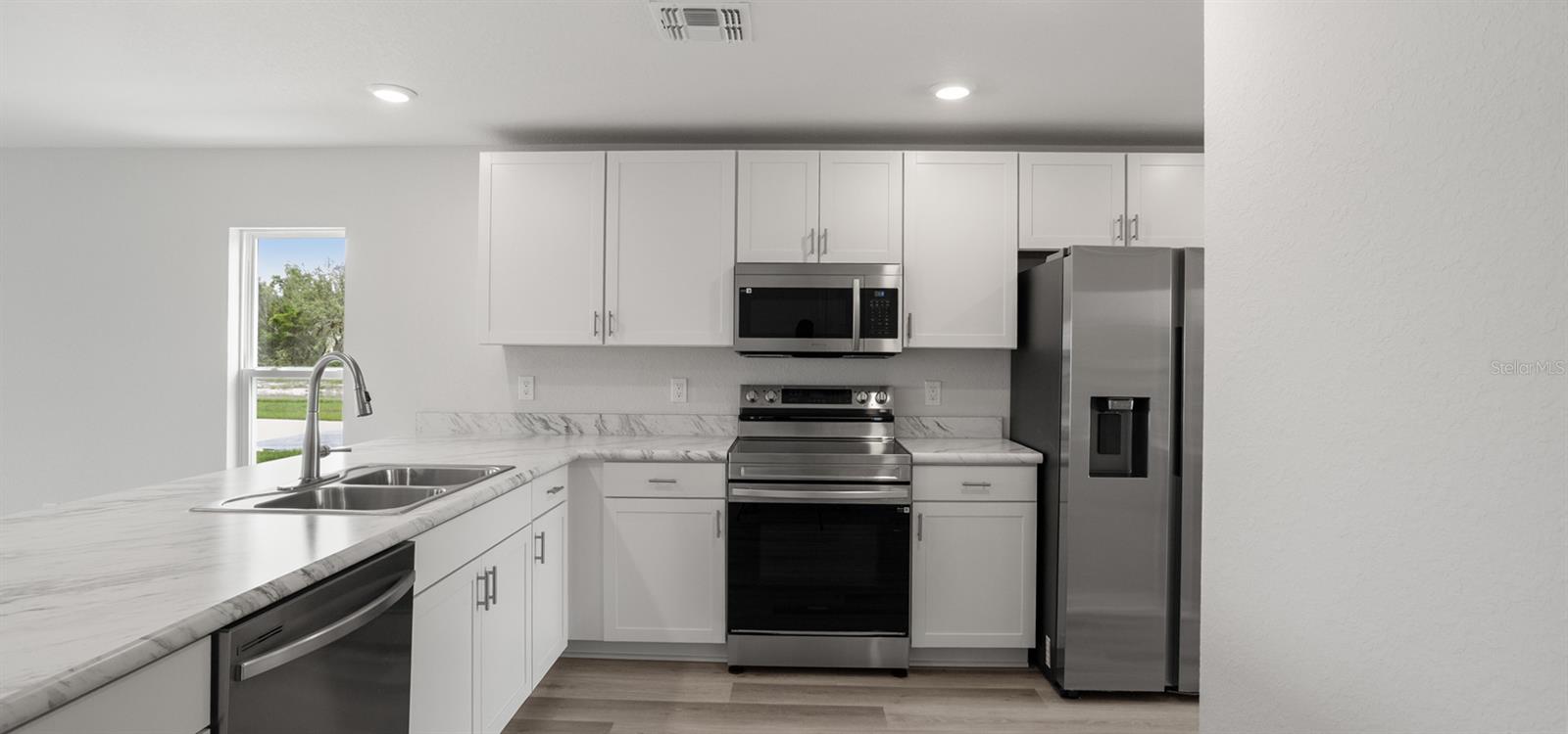 305 WHARF WAY, WINTER HAVEN, FL, 33881