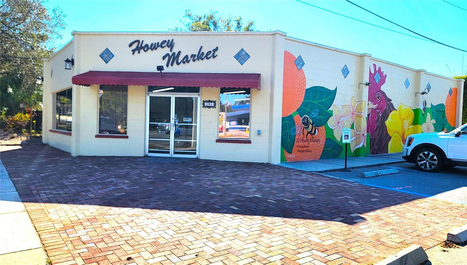 101 S PALM AVE, HOWEY IN THE HILLS, FL, 34737