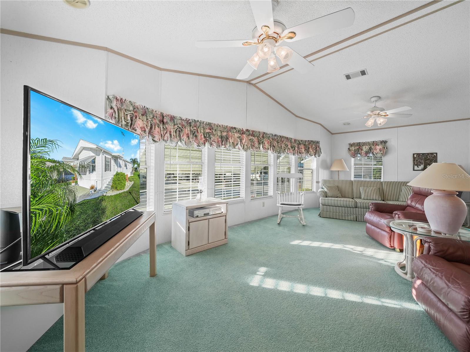 28 ROYAL COACHMAN ST, LAKE WALES, FL, 33898