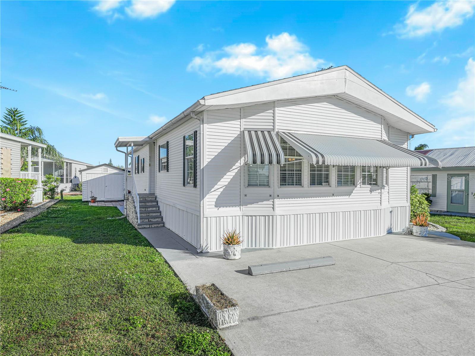 28 ROYAL COACHMAN ST, LAKE WALES, FL, 33898