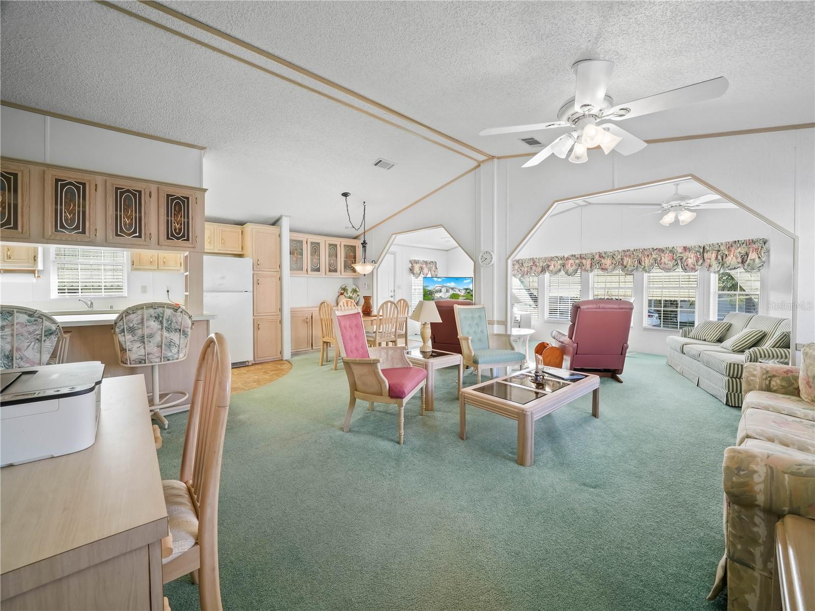 28 ROYAL COACHMAN ST, LAKE WALES, FL, 33898