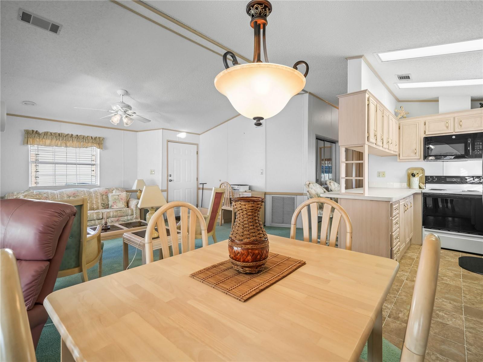 28 ROYAL COACHMAN ST, LAKE WALES, FL, 33898